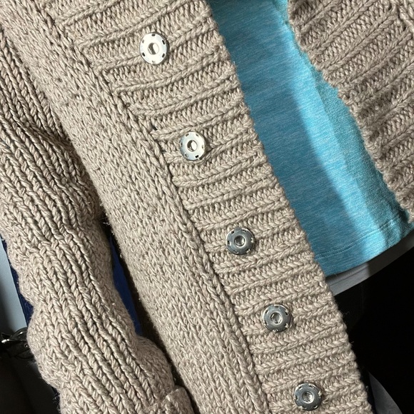 🔥2/$10 |•OLD NAVY•| Tan Comfy Knit Sweater Size Large - Picture 5 of 10